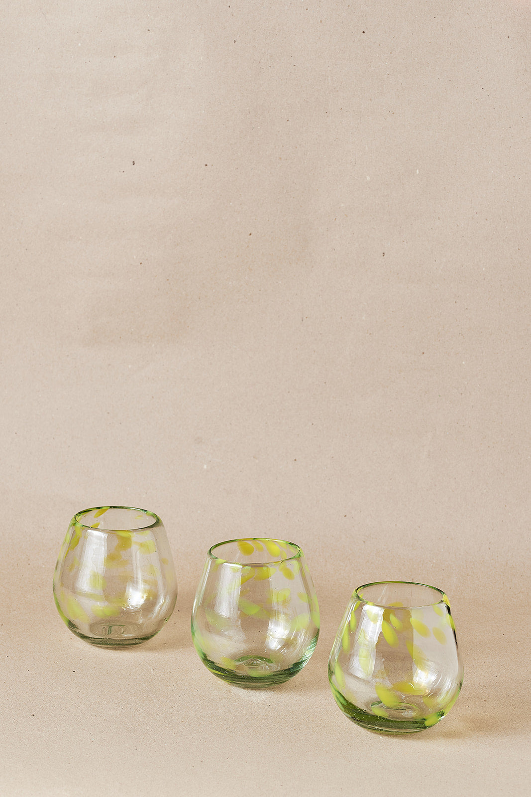 Glass - Yellow Dots Round